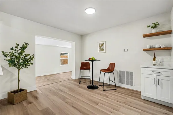 $369,900 | 707 Queens Court, Seffner, FL 33584