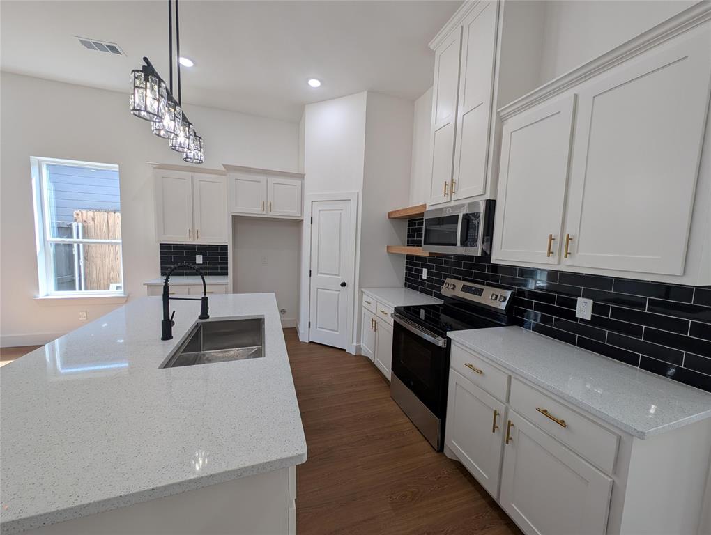 1890 Johnson Street Greenville, TX 75401 - Photo 7 of 21