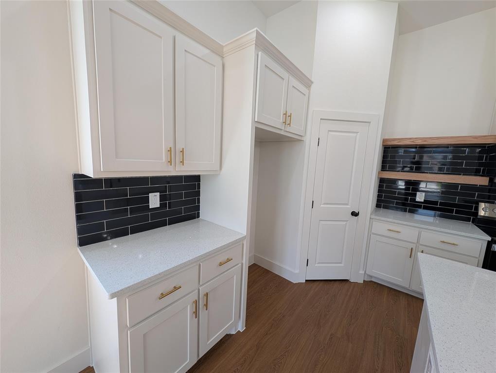 1890 Johnson Street Greenville, TX 75401 - Photo 8 of 21