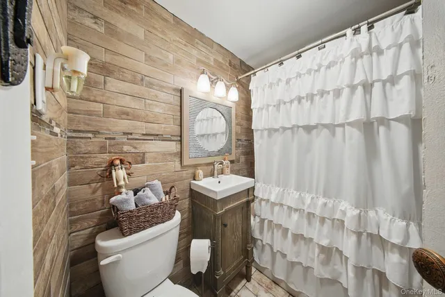 $759,000 | 482 Scotchtown Avenue, Middletown, NY 10941