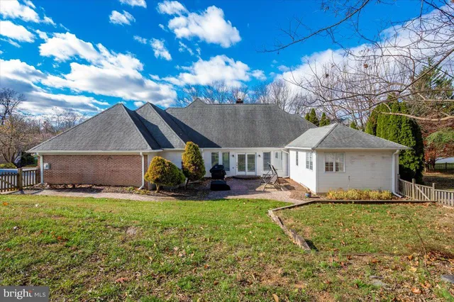 $520,000 | 20102 Teakwood Drive, Hagerstown, MD 21742