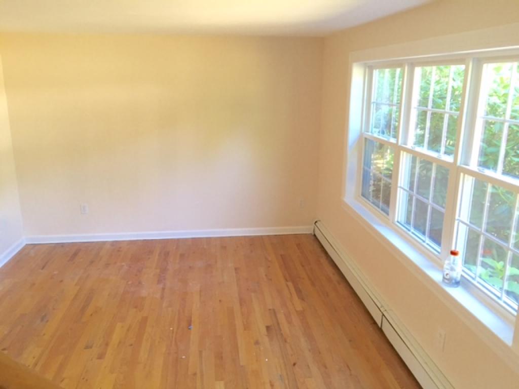3 Clyde Road Derry, NH 03038 - Photo 4 of 28 Gallery Image 4