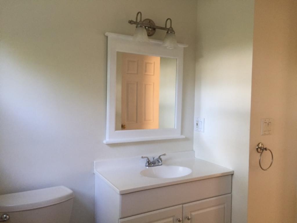 3 Clyde Road Derry, NH 03038 - Photo 8 of 28 Gallery Image 8