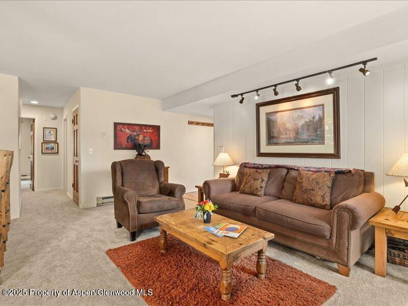35 Lower Woodbridge Road, Unit 171 Snowmass Village, CO 81615 - Photo 3 of 12 03-35LowerWoodbridgeRd_T171_2507_0435