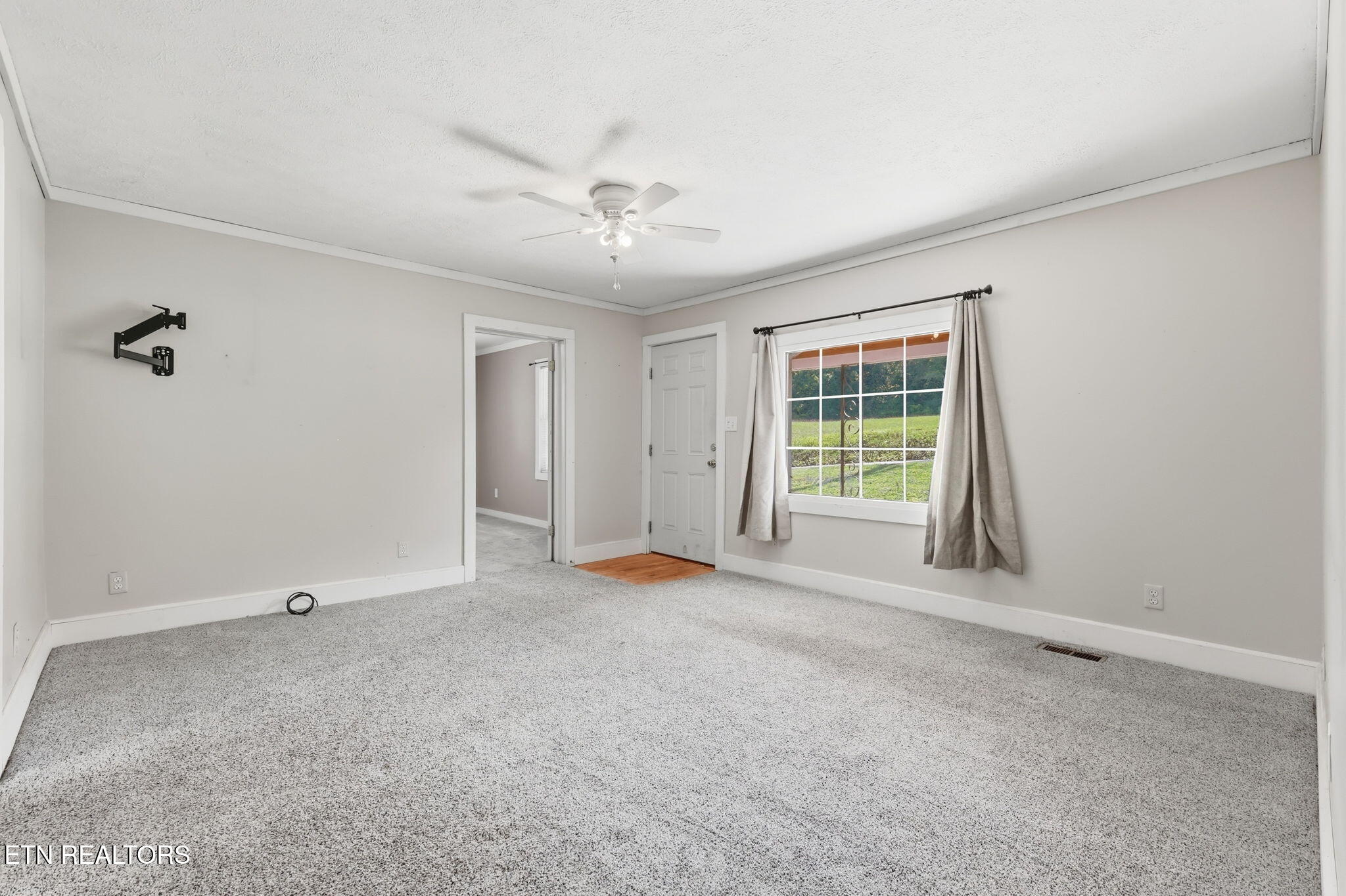 415 Island Ford Road Jacksboro, TN 37757 - Photo 9 of 39 25-web-or-mls-3F1A5031