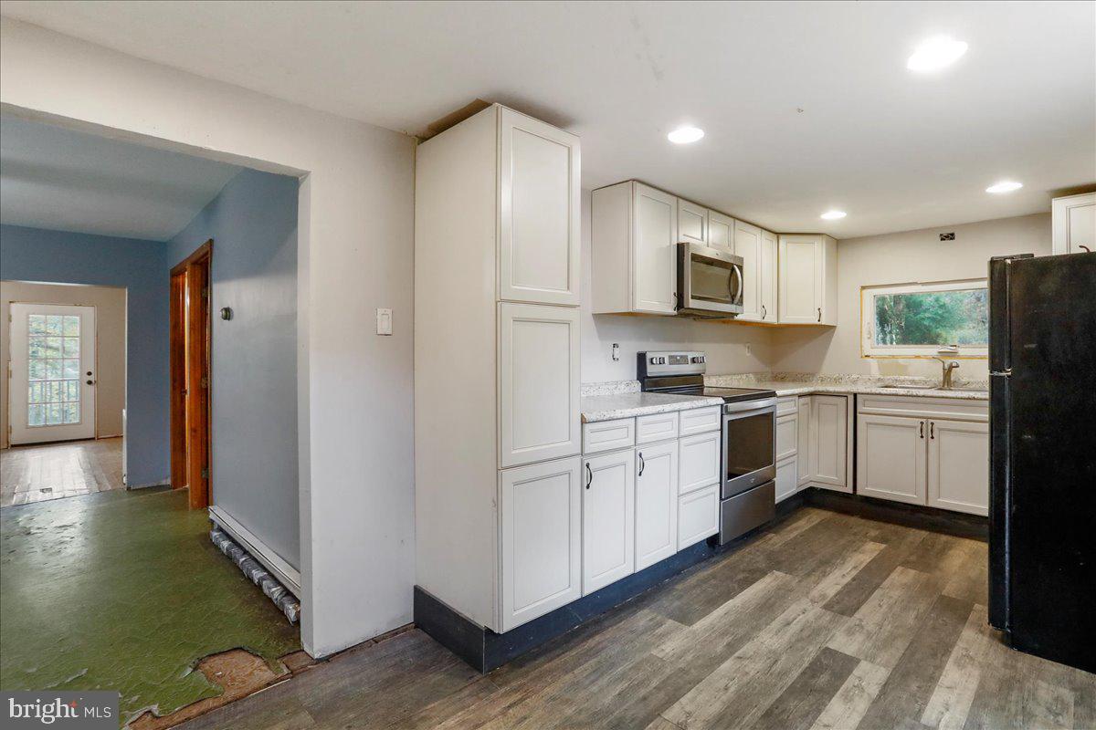39 Fox Hollow Road Swanton, MD 21561 - Photo 3 of 29 Kitchen
