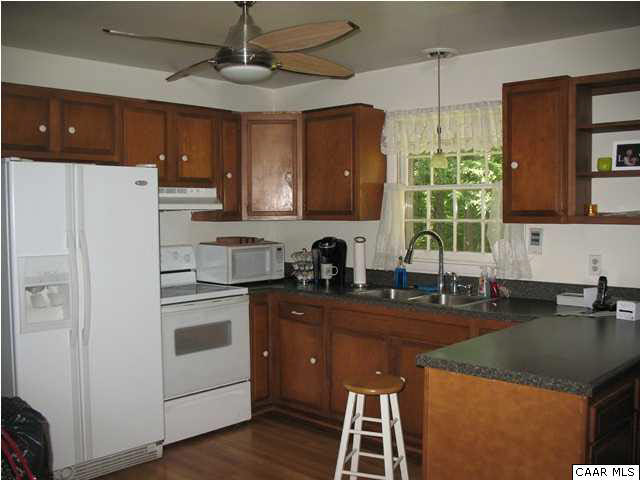 1419 Forest View Road Charlottesville, VA 22902 - Photo 11 of 37 Gallery Image 11