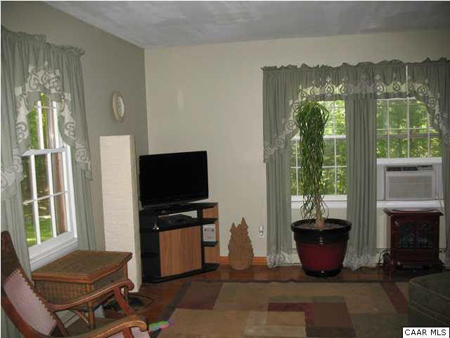 1419 Forest View Road Charlottesville, VA 22902 - Photo 15 of 37 Gallery Image 15