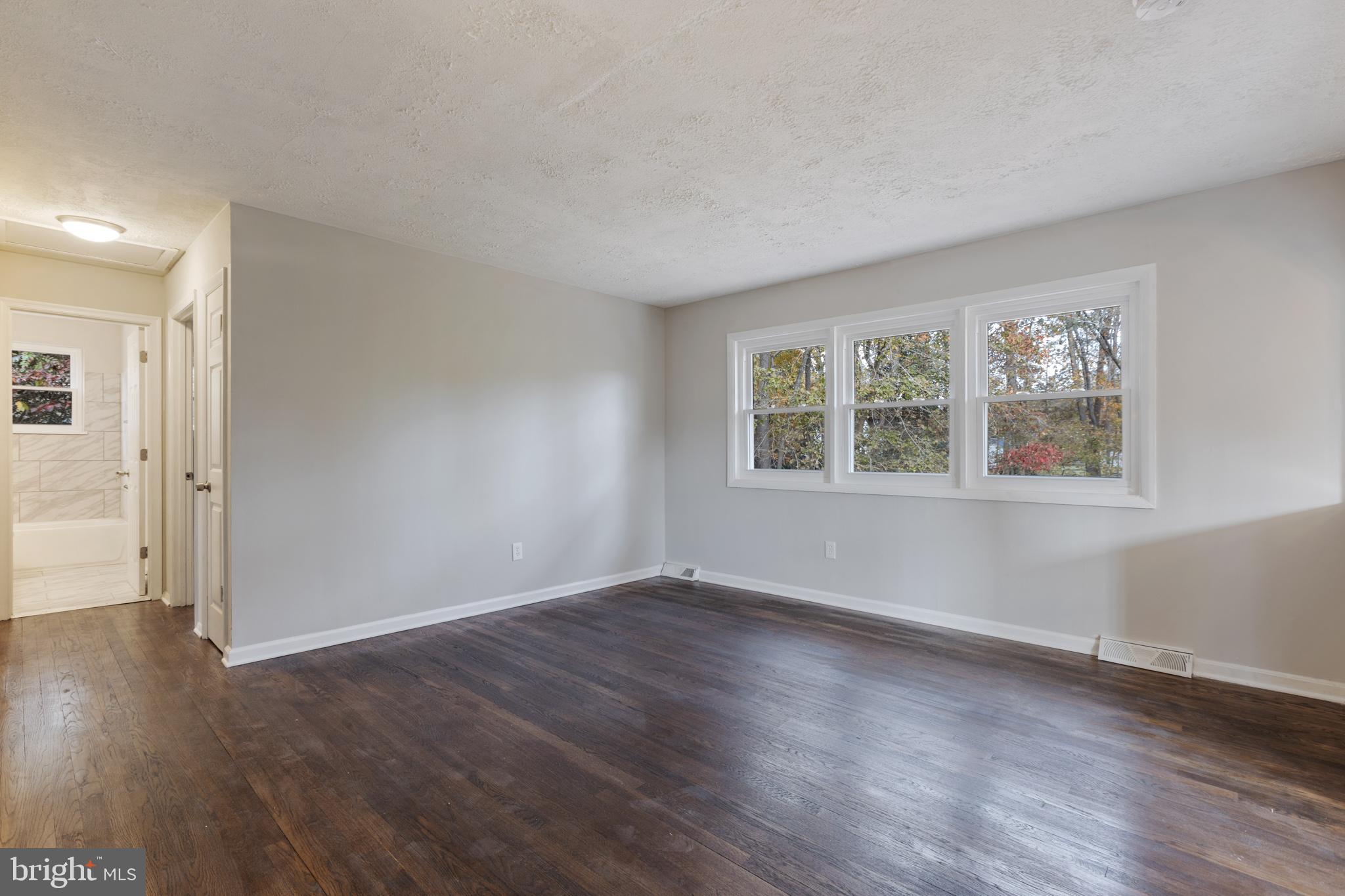 836 Woods Road Pasadena, MD 21122 - Photo 3 of 35 Gallery Image 3