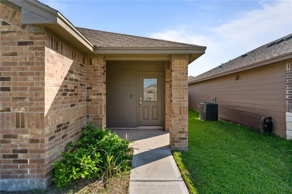 $2,300 | 7713 Lariat Toss Drive, Corpus Christi, TX 78414