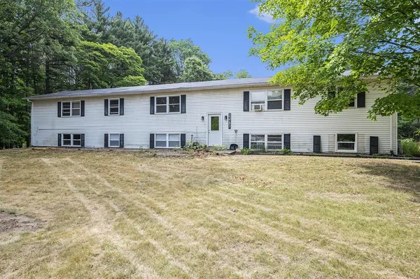$900 | 23753 Red Arrow Highway, Unit : 4, Mattawan, MI 49071