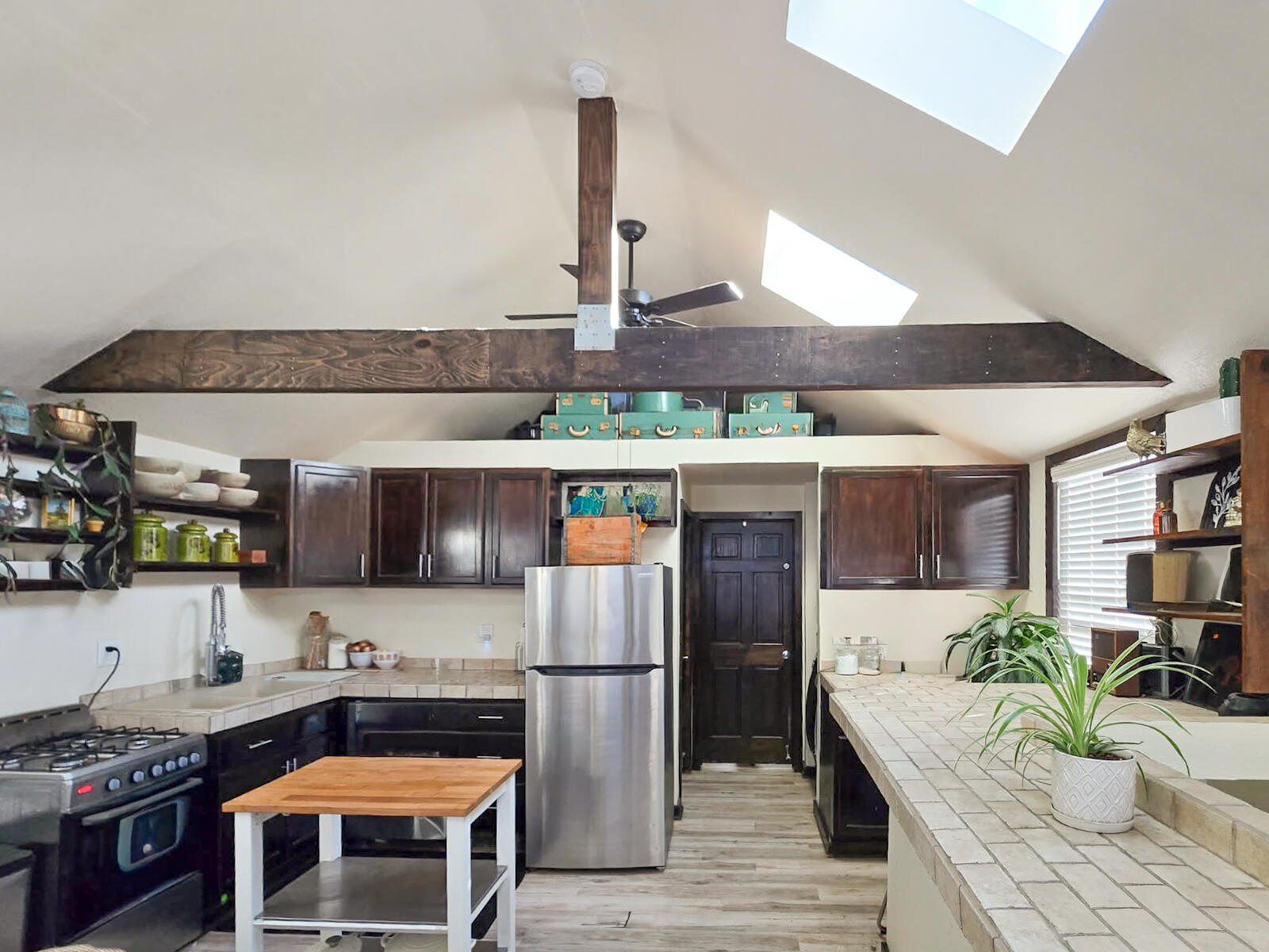 1730 South 6th Street Milwaukee, WI 53204 - Photo 3 of 15 Entire Kitchen