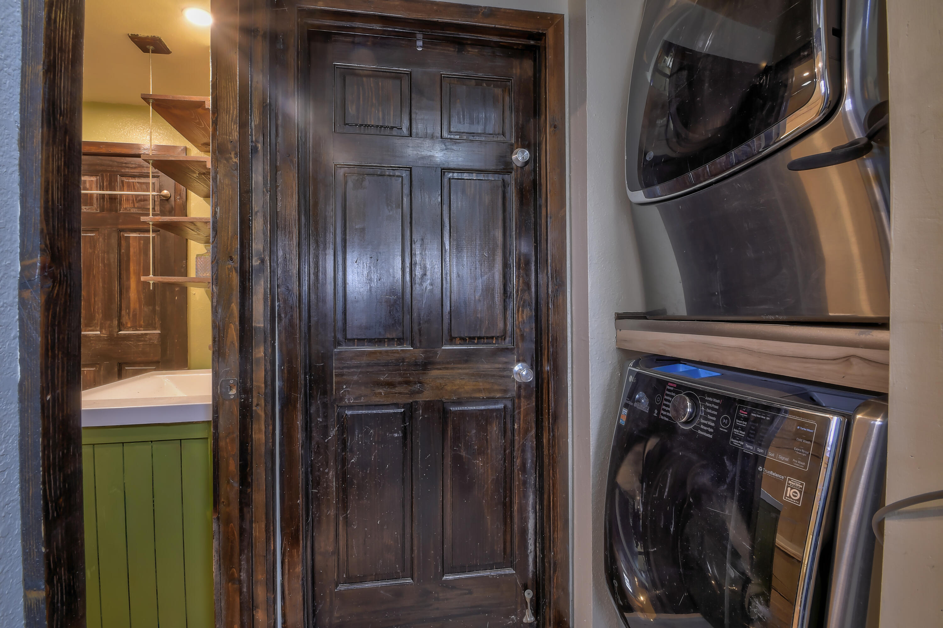 1730 South 6th Street Milwaukee, WI 53204 - Photo 8 of 15 Full Size Washer and Dryer