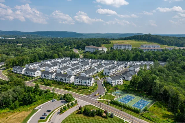 $4,600 | 8 Brentwood Circle, Unit 8, Danbury, CT 06810