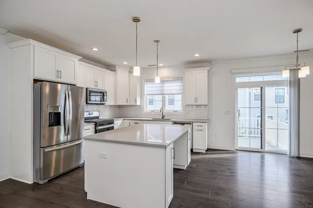 $4,600 | 8 Brentwood Circle, Unit 8, Danbury, CT 06810