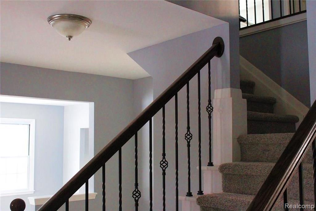 30164 Fox Grove Road Farmington Hills, MI 48334 - Photo 12 of 21