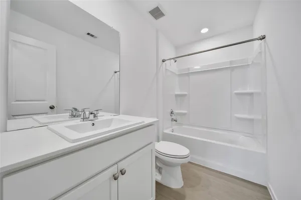 $1,600 | 18760 Loom Drive, Conroe, TX 77306