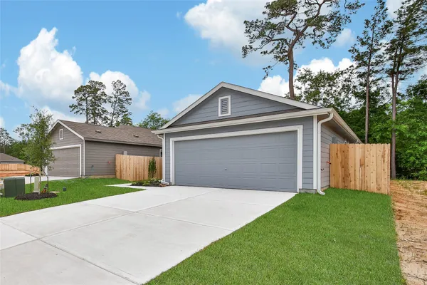 $1,600 | 18760 Loom Drive, Conroe, TX 77306