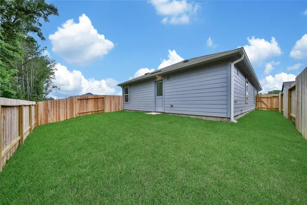 $1,600 | 18760 Loom Drive, Conroe, TX 77306
