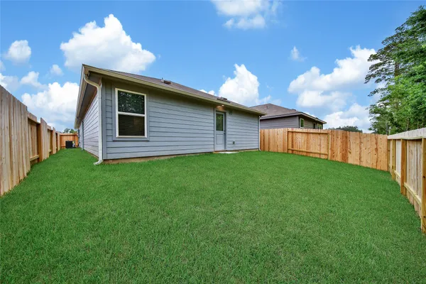 $1,600 | 18760 Loom Drive, Conroe, TX 77306