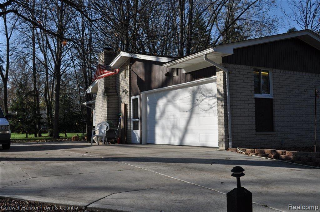 18501 Wayne Road Livonia, MI 48152 - Photo 9 of 12 DSC_0722.JPG