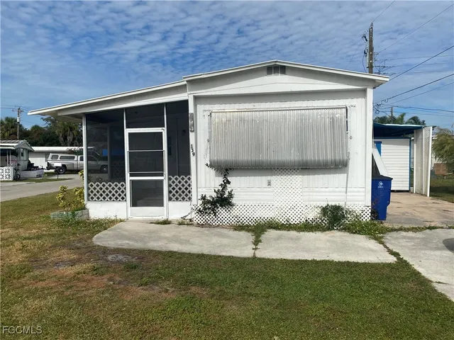 $995 | 139 Amber Avenue, North Fort Myers, FL 33917
