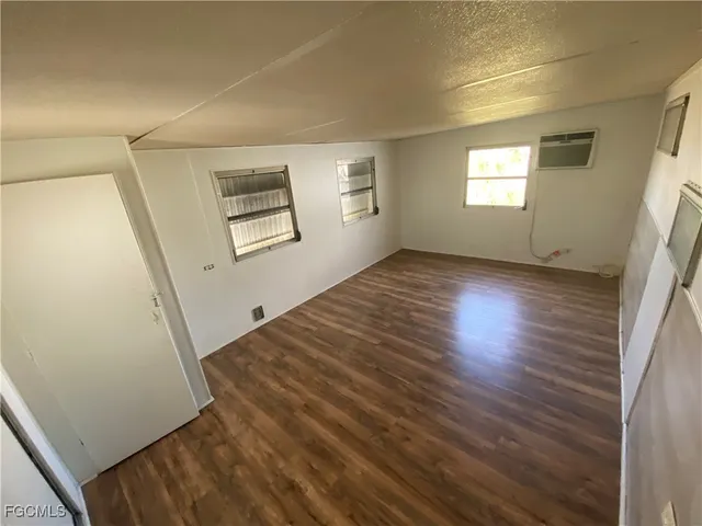 $995 | 139 Amber Avenue, North Fort Myers, FL 33917