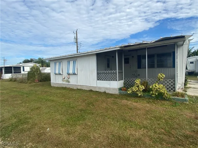$995 | 139 Amber Avenue, North Fort Myers, FL 33917