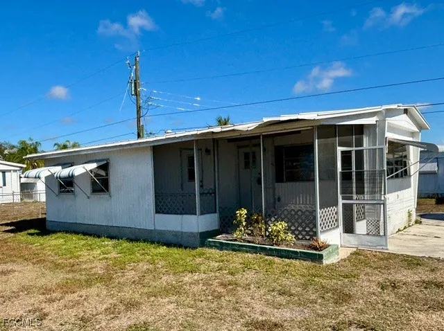 $895 | 139 Amber Avenue, North Fort Myers, FL 33917