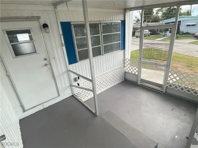 $995 | 139 Amber Avenue, North Fort Myers, FL 33917