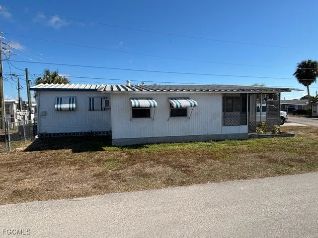 $895 | 139 Amber Avenue, North Fort Myers, FL 33917