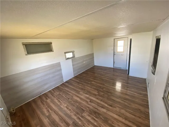 $995 | 139 Amber Avenue, North Fort Myers, FL 33917