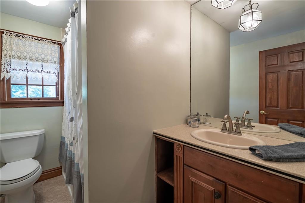214 Camelford Road McMurray, PA 15317 - Photo 20 of 25 Full Hall Bath 214 Camelford Drive