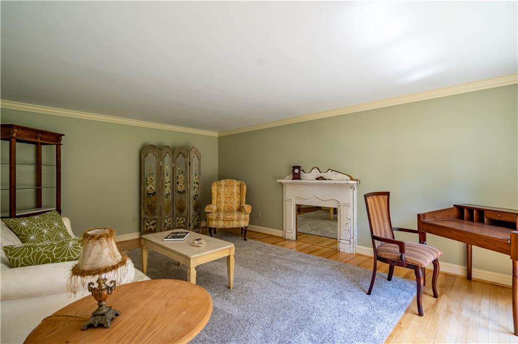 214 Camelford Road McMurray, PA 15317 - Photo 3 of 25 Living Room 214 Camelford Drive