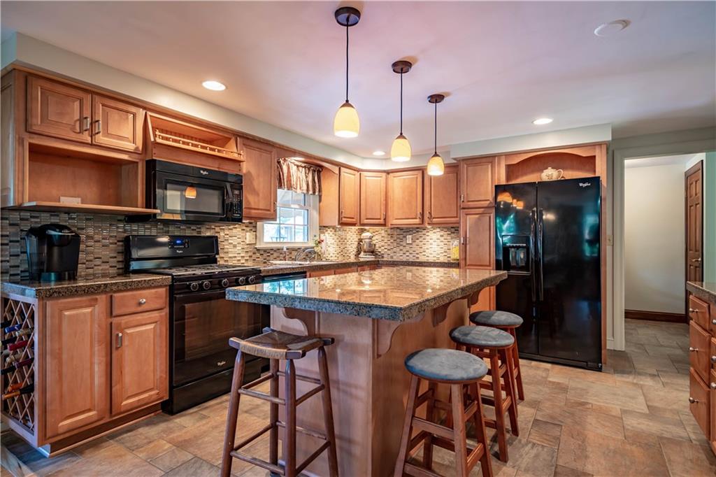 214 Camelford Road McMurray, PA 15317 - Photo 7 of 25 Kitchen 214 Camelford Drive