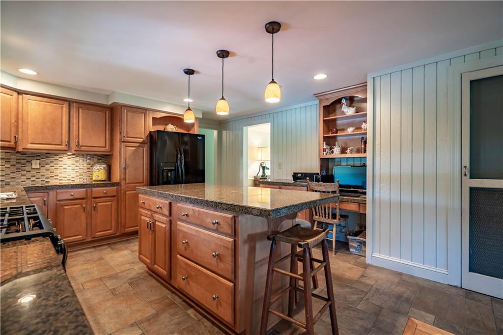 214 Camelford Road McMurray, PA 15317 - Photo 8 of 25 Kitchen 214 Camelford Drive