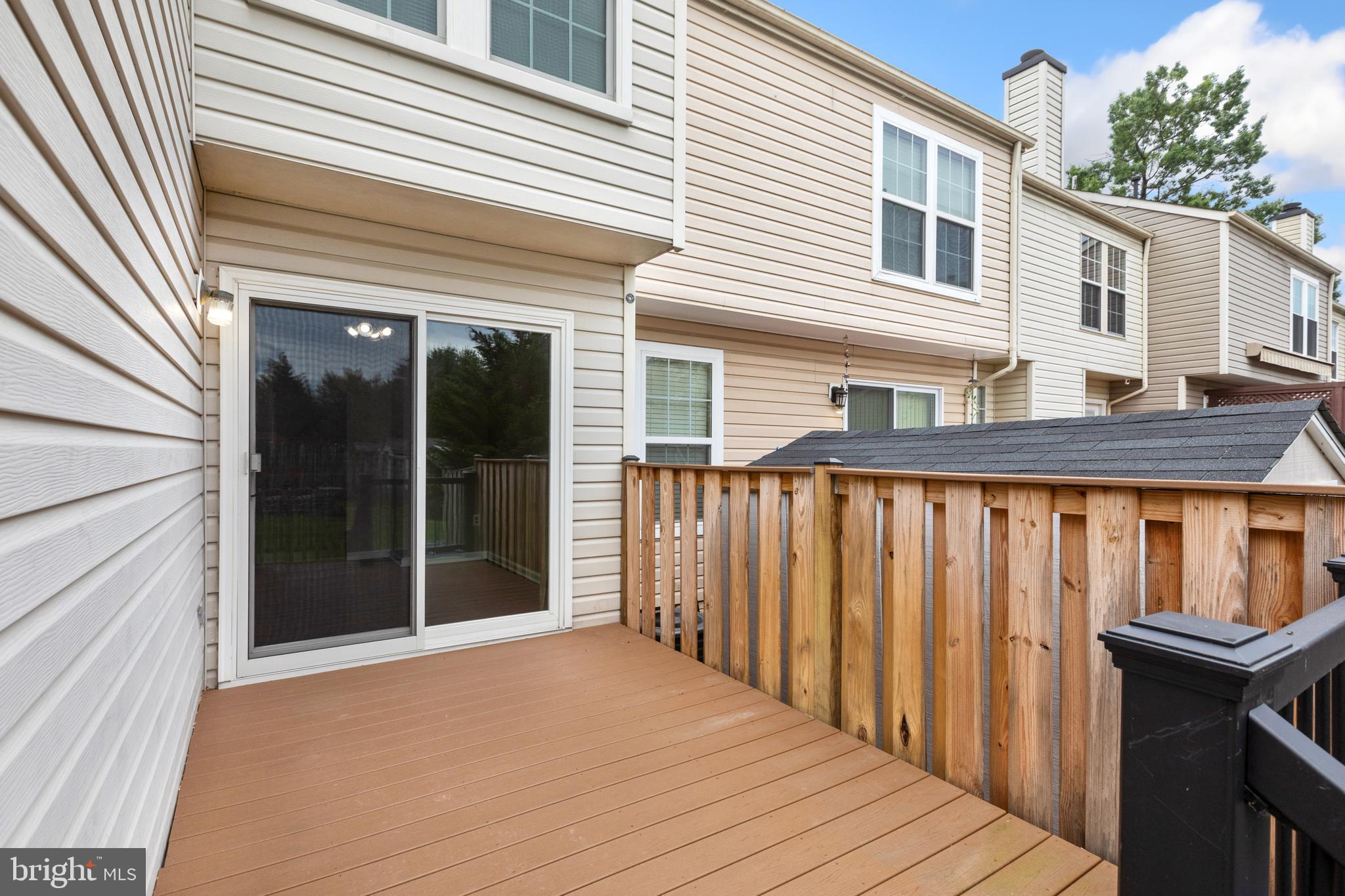 5425 Canonbury Road Rosedale, MD 21237 - Photo 7 of 34 Rear composite deck