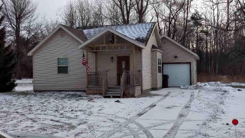 3632 North Huron Road Pinconning, MI 48650 - Photo 1 of 11