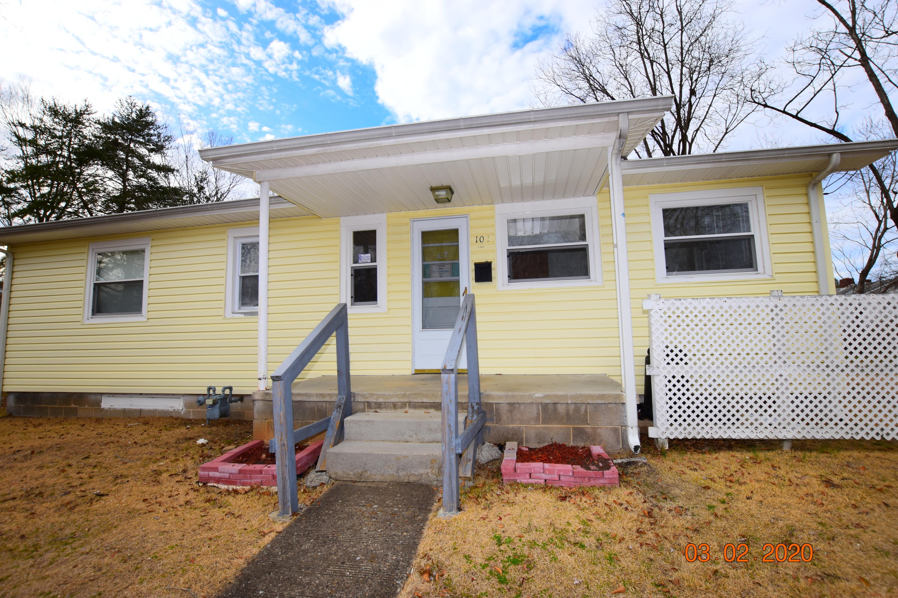 102 Valetta Lane Oak Ridge, TN 37830 - Photo 1 of 13 DSC_0004