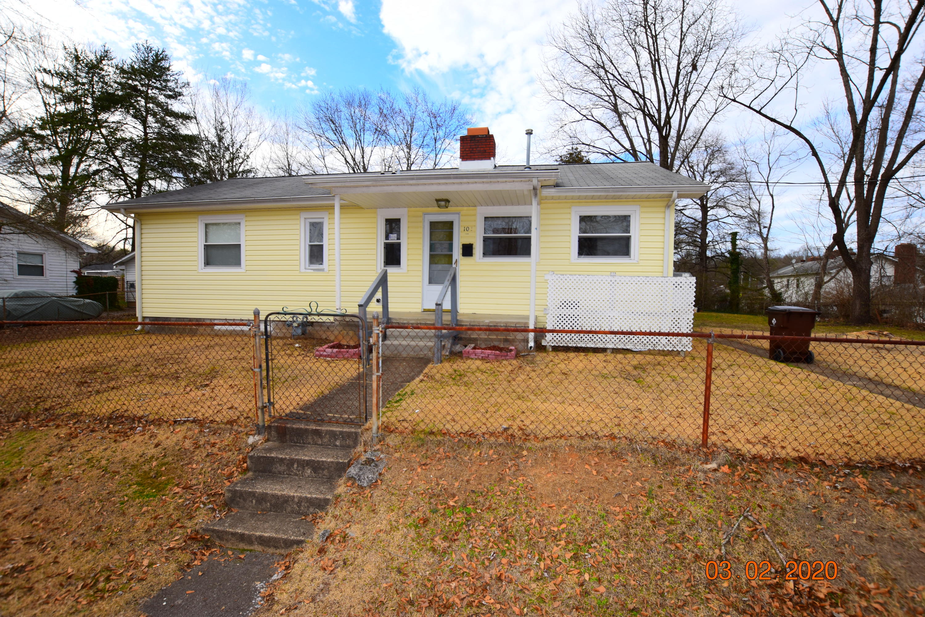 102 Valetta Lane Oak Ridge, TN 37830 - Photo 2 of 13 DSC_0003