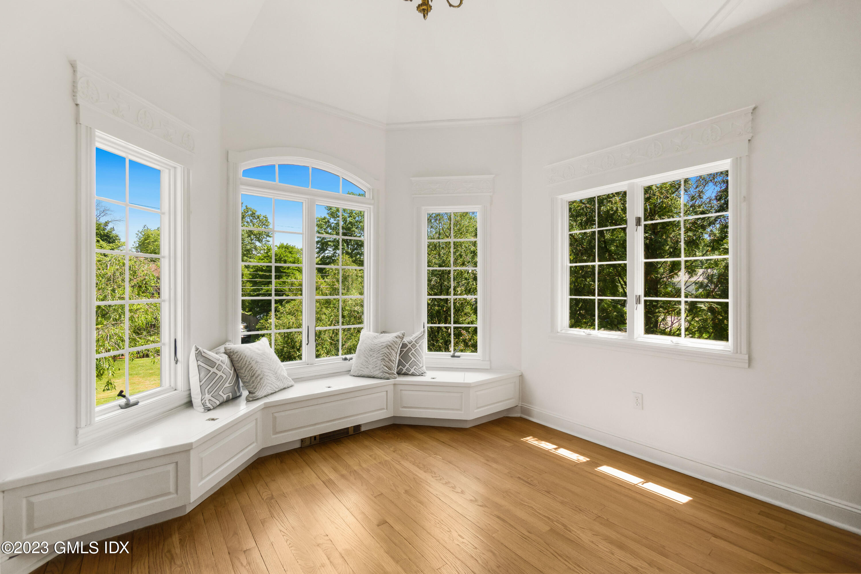 20 Center Road Old Greenwich, CT 06870 - Photo 18 of 35 a bedroom with furniture and windows