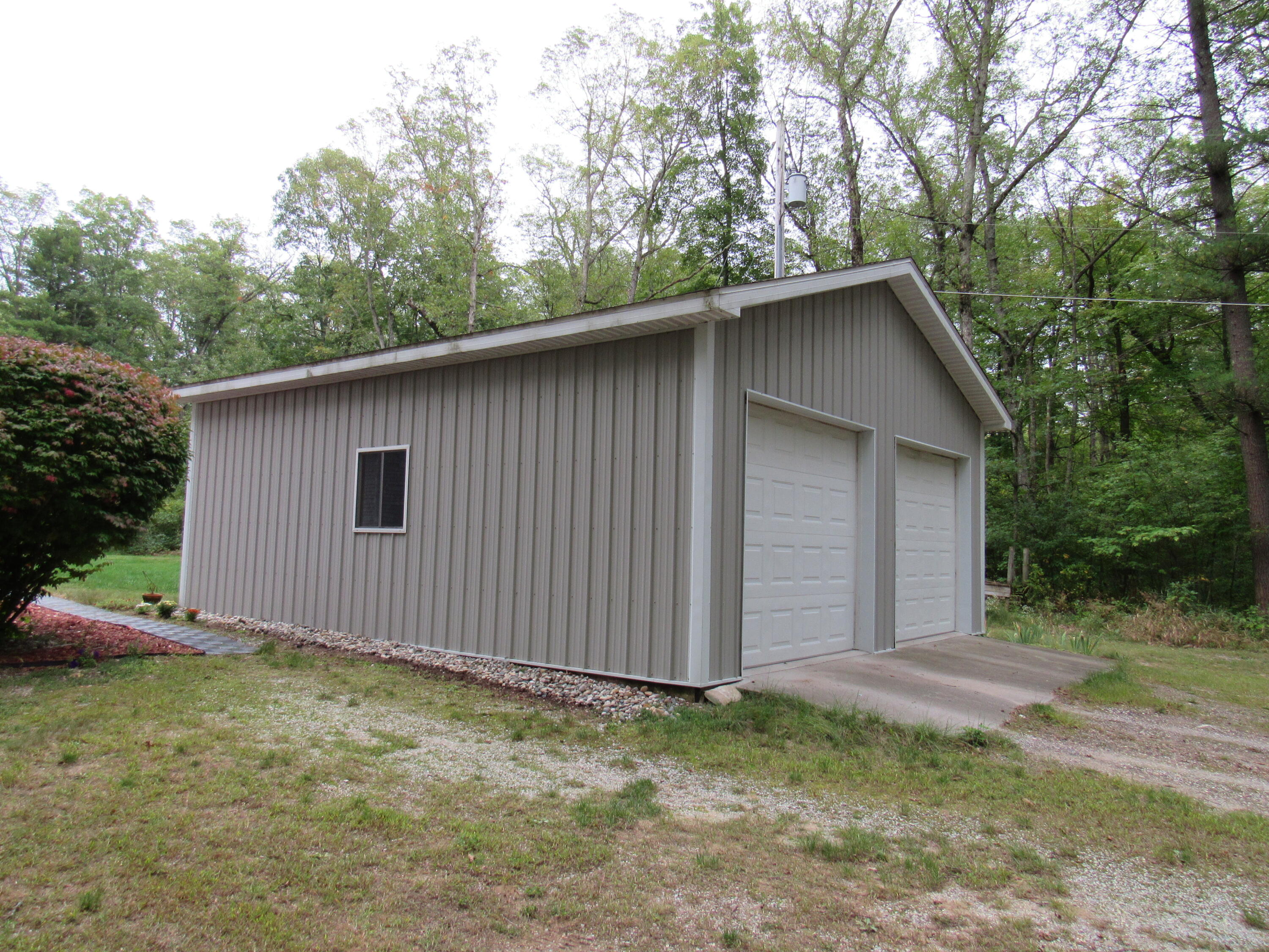 11412 Harris Road Montague, MI 49437 - Photo 14 of 43 Garage