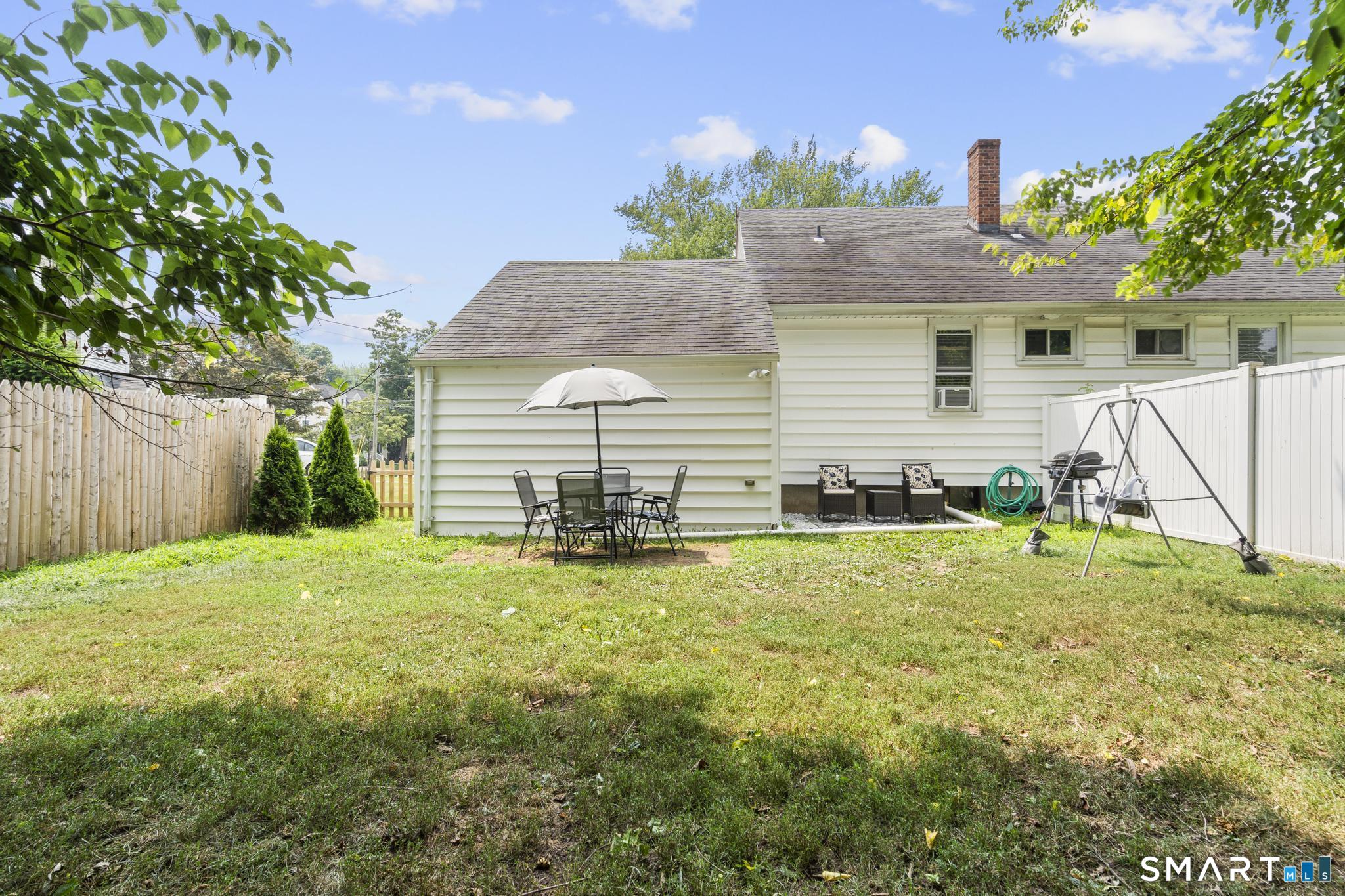 216 Country Road Fairfield, CT 06824 - Photo 16 of 20
