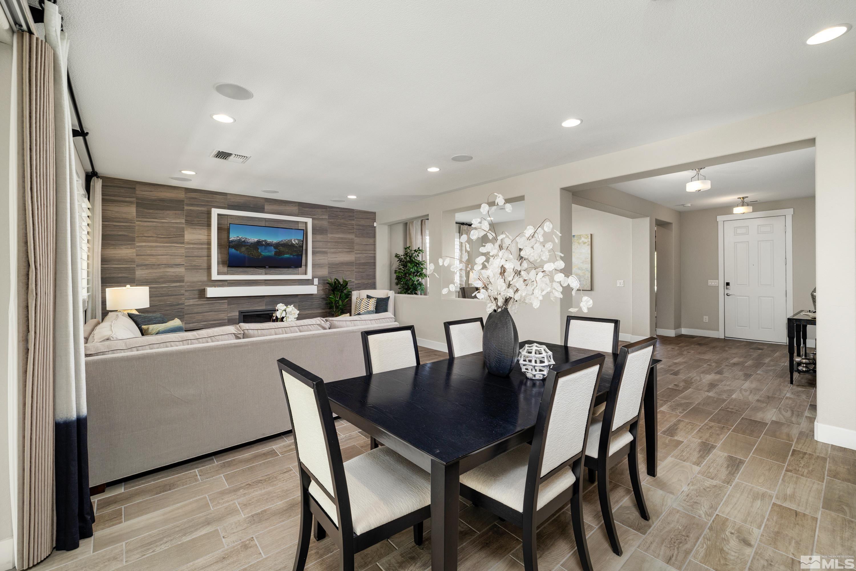 9940 Bernborough Drive Reno, NV 89521 - Photo 7 of 40 a dining room with furniture and window