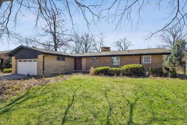 $450,000 | 17W145 Woodland Avenue, Bensenville, IL 60106