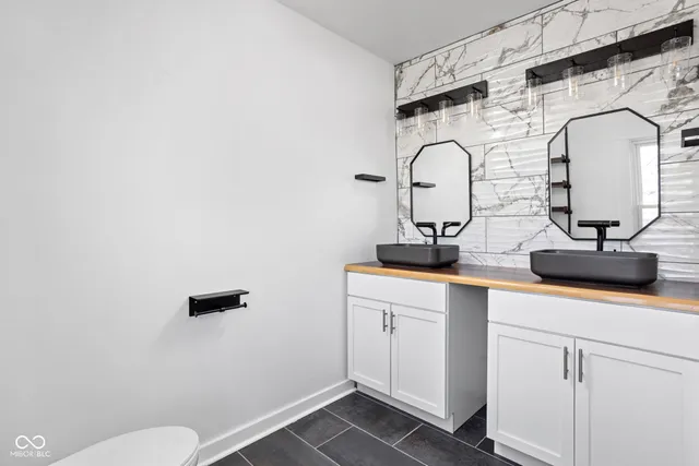 $475,000 | 2911 North New Jersey Street, Indianapolis, IN 46205