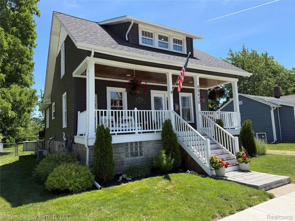 $299,999 | 68436 Oak Street, Richmond, MI 48062