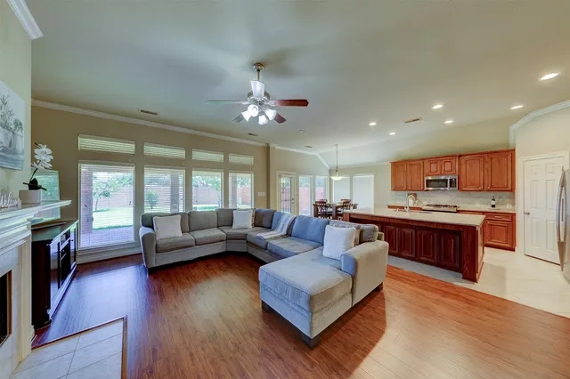 $2,975 | 13506 White Cloud Court, Pearland, TX 77584