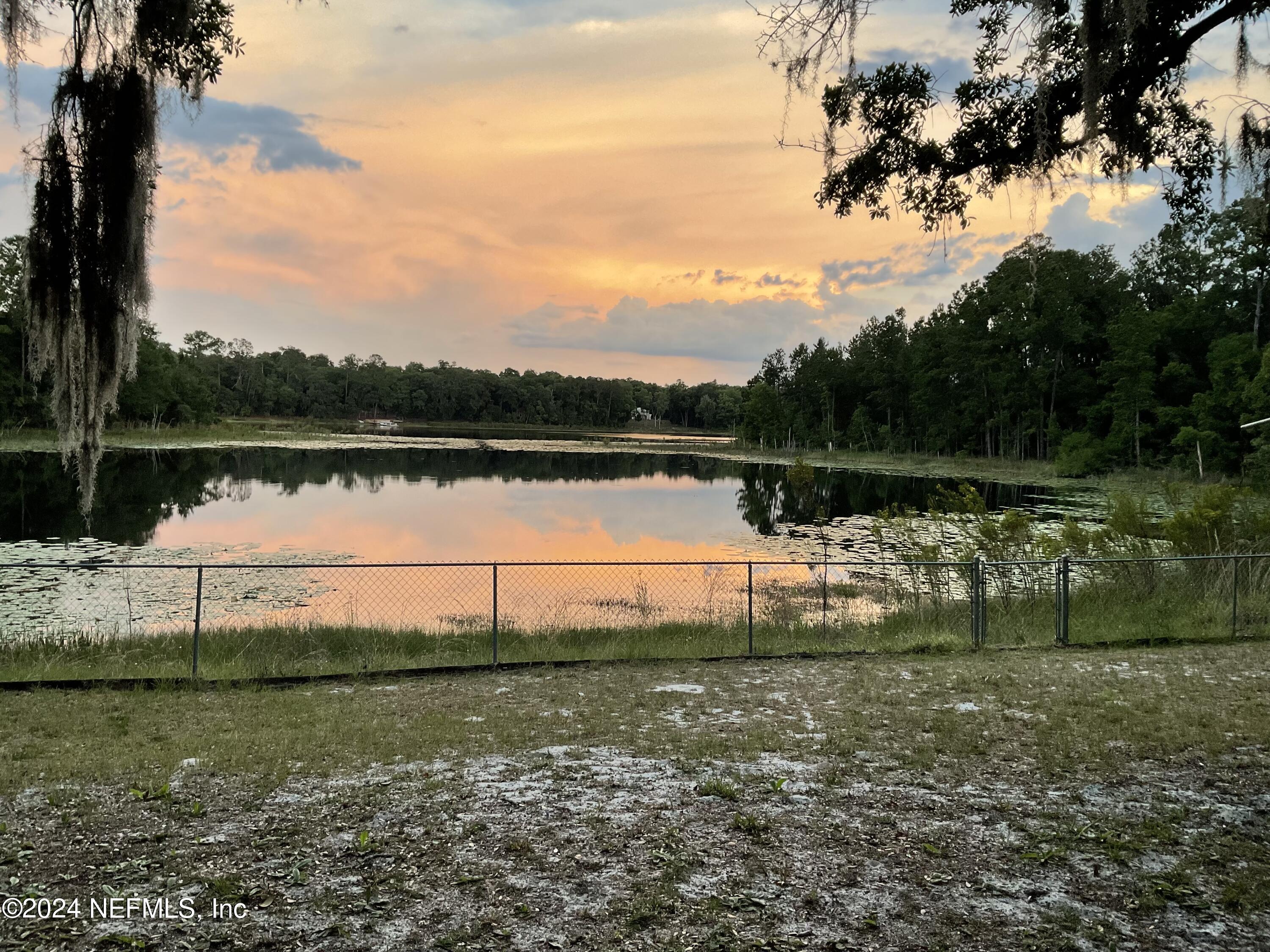 317 White Sands Beaches Road Hawthorne, FL 32640 - Photo 2 of 37 IMG_0383