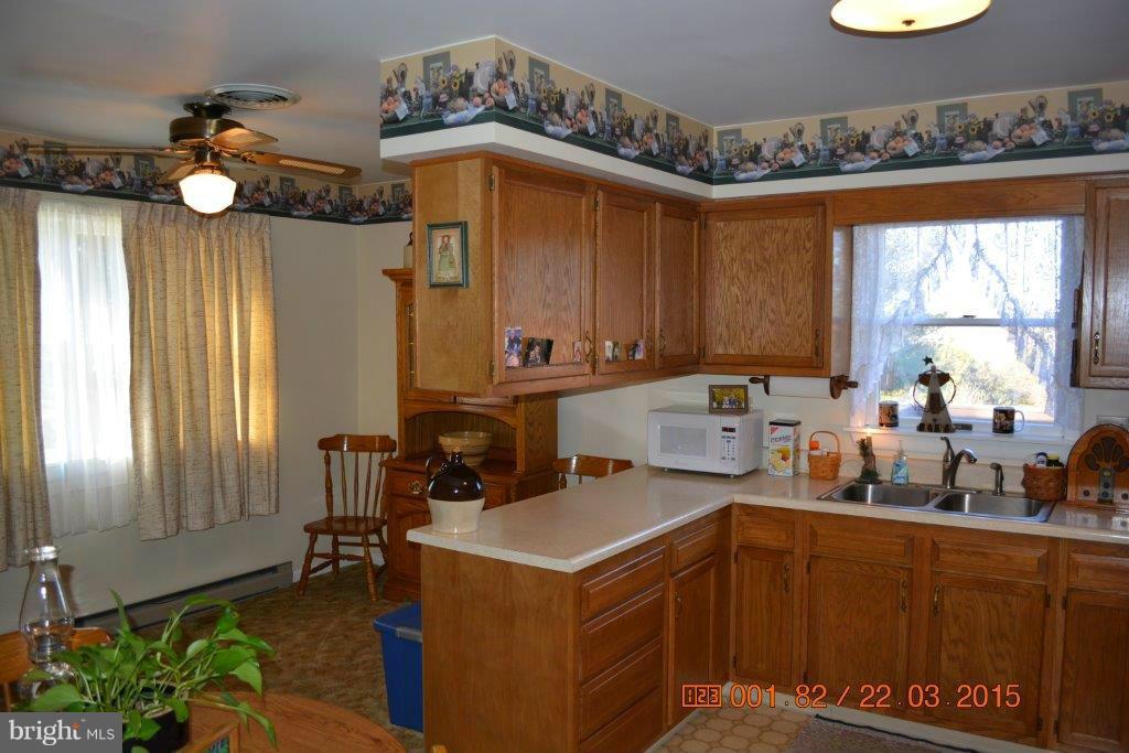 16016 Broadfording Road Hagerstown, MD 21740 - Photo 3 of 14 Kitchen